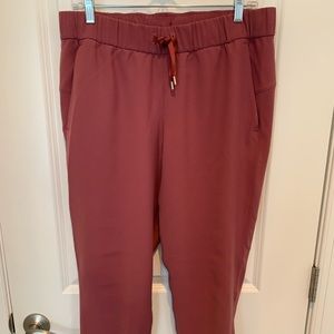 Lululemon On The Fly Jogger